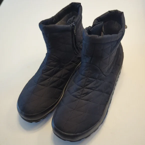 Bogs Snowday II Short Insulated Water Resistant Snow Boots Size 10 Black EUC - Picture 2 of 9